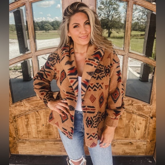 New In Womens Camel AZTEC TRIBAL PRINT HOODED OVERSIZE FLEECE Cardigan | NEW/NWT - Picture 3 of 11